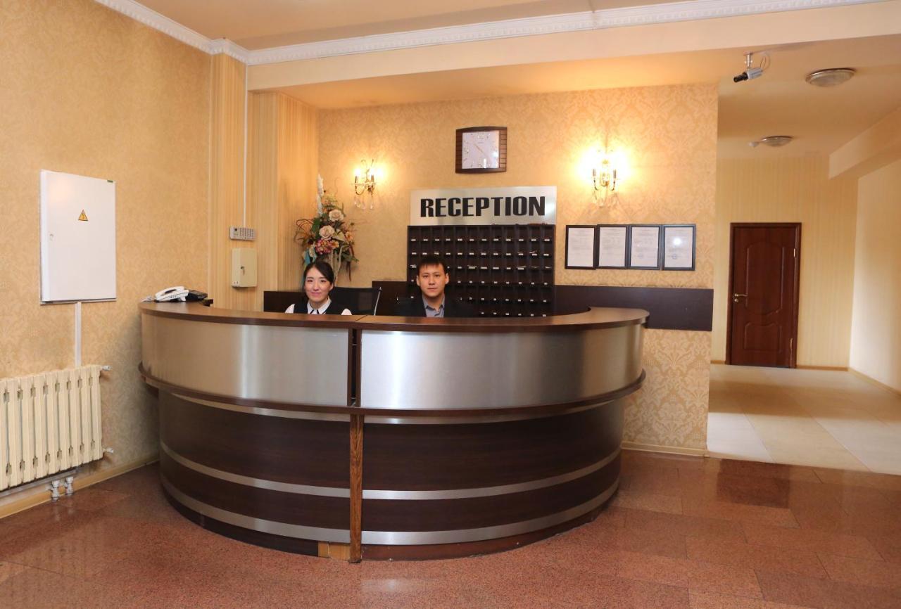 Экипаж Hotel Almaty Bagian luar foto
